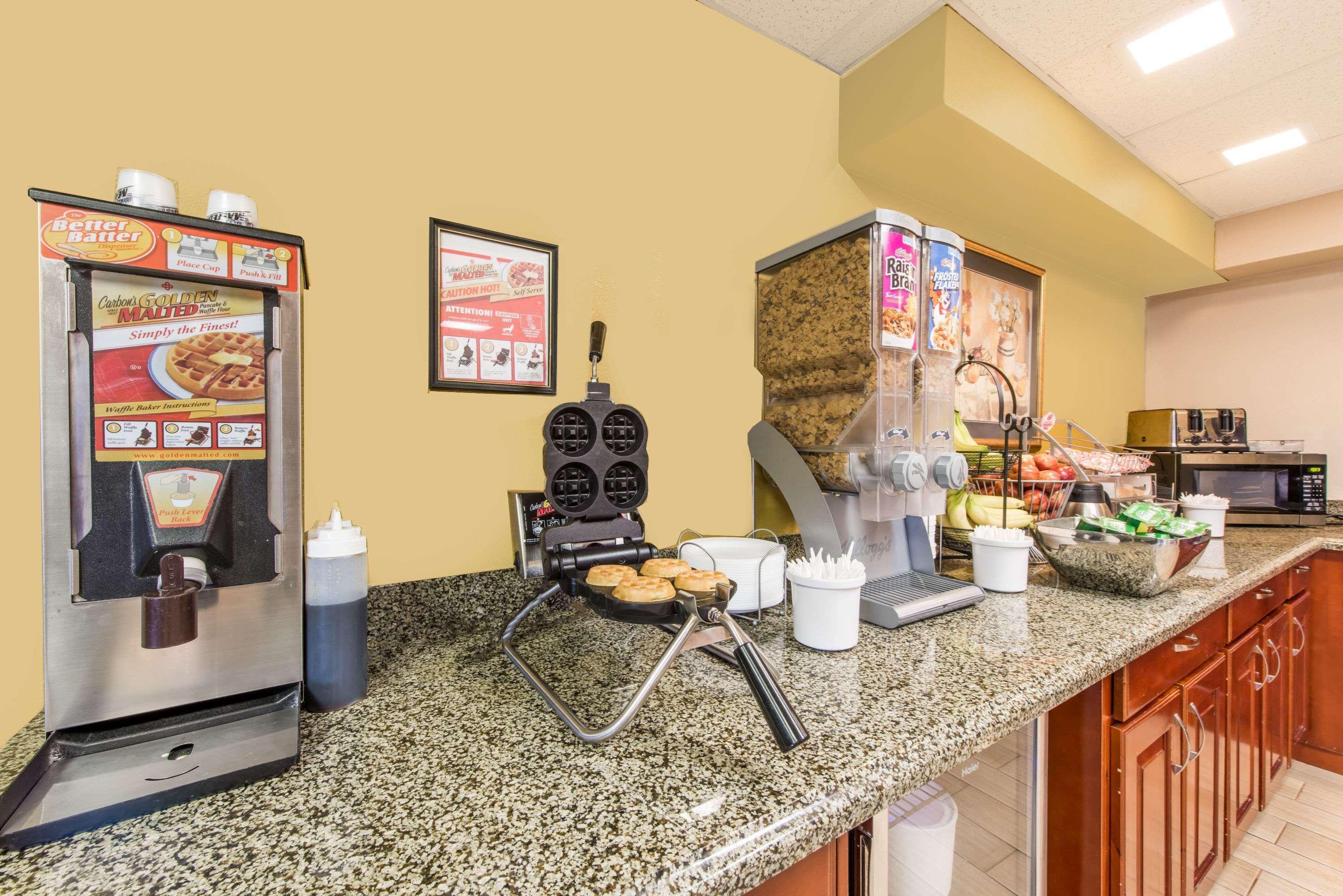 Super 8 By Wyndham Shepherdsville - Louisville South I65 Екстер'єр фото