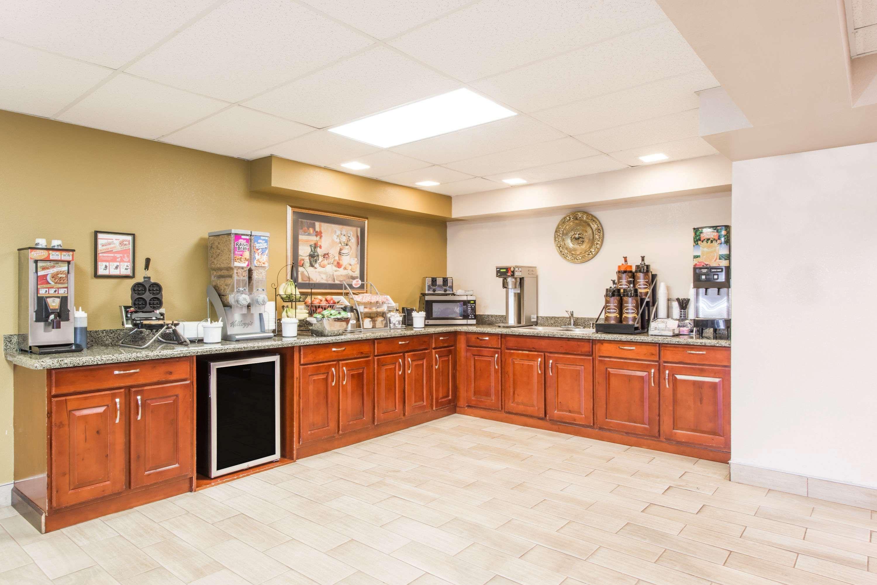 Super 8 By Wyndham Shepherdsville - Louisville South I65 Екстер'єр фото